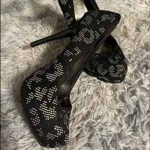 Anne Michelle black and silver Leopard pattern